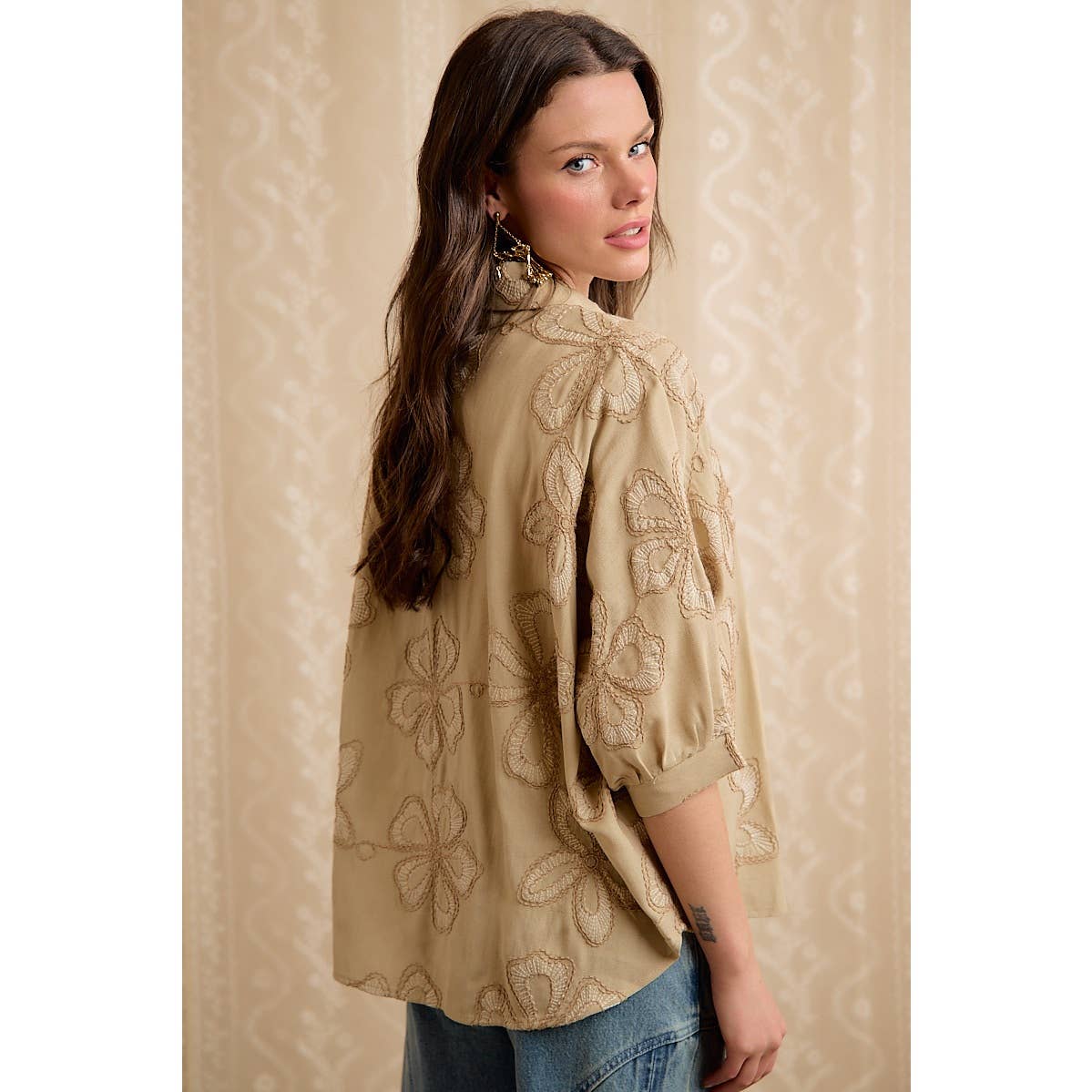 TAUPE FLORAL EMBROIDERED BUTTON DOWN BLOUSE