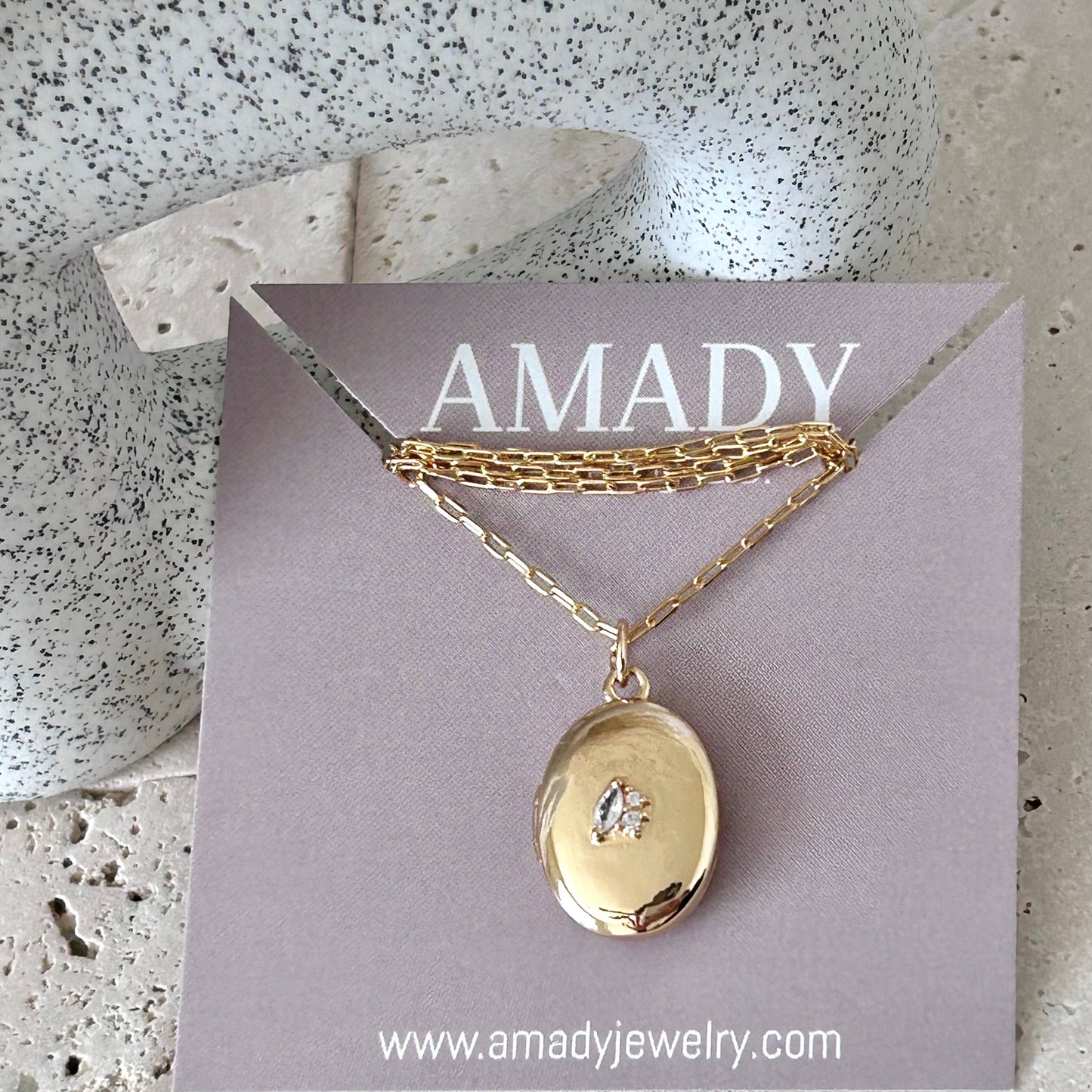 Oval Locket Pendant Necklace | 18K Gold Filled Paperclip Chain