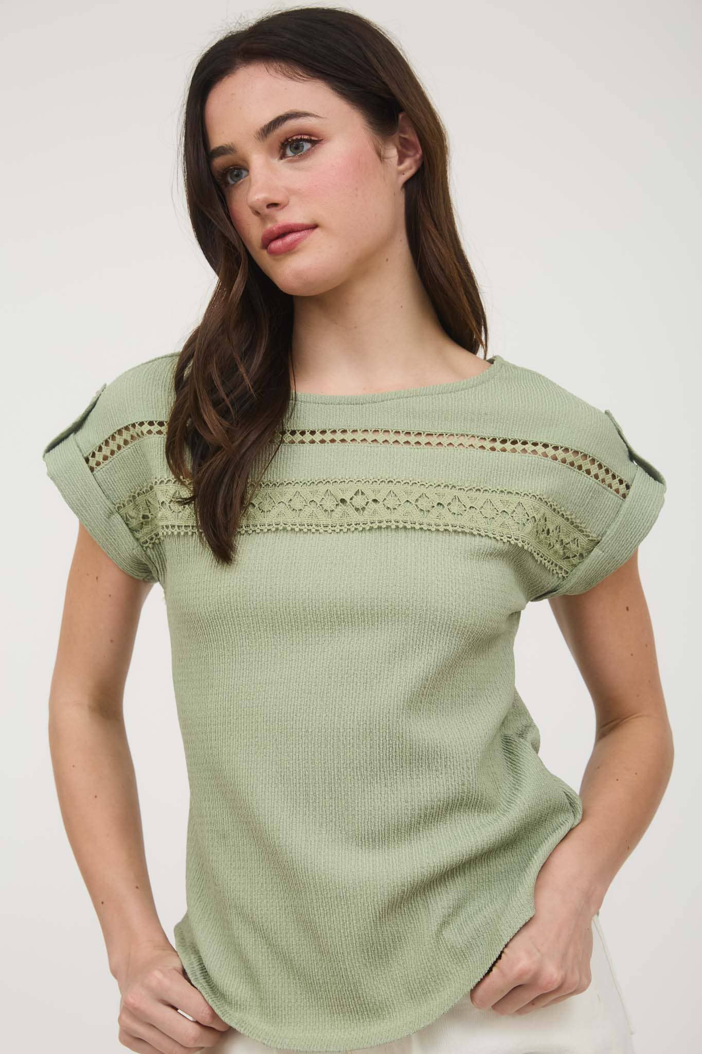 SHORT TAB SLEEVE LACE TRIM CRINKLE KNIT BLOUSE 926 WEST