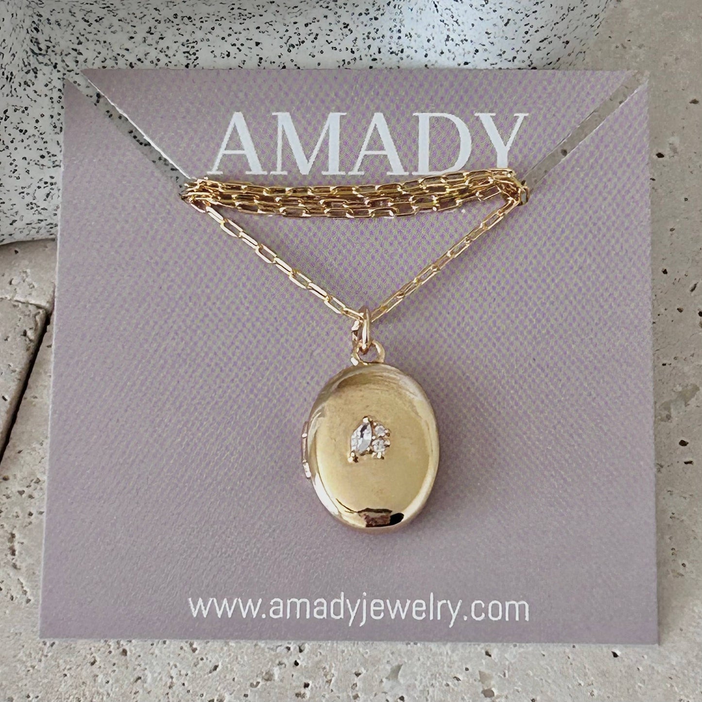 Oval Locket Pendant Necklace | 18K Gold Filled Paperclip Chain