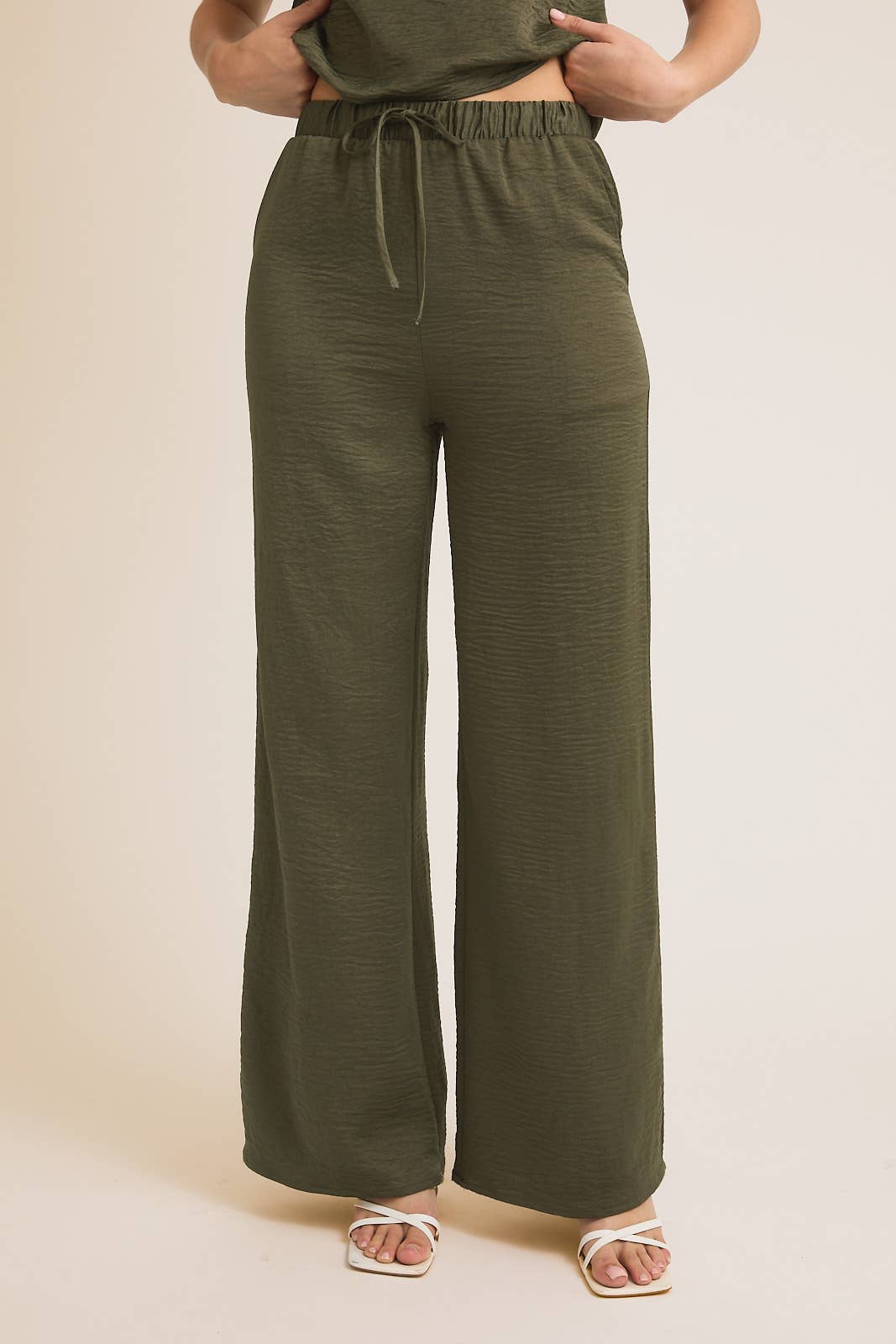 SHORT SLEEVE SATIN TOP AND ELASTIC WAIST S.P.G TIE SATIN PAN 926 WEST