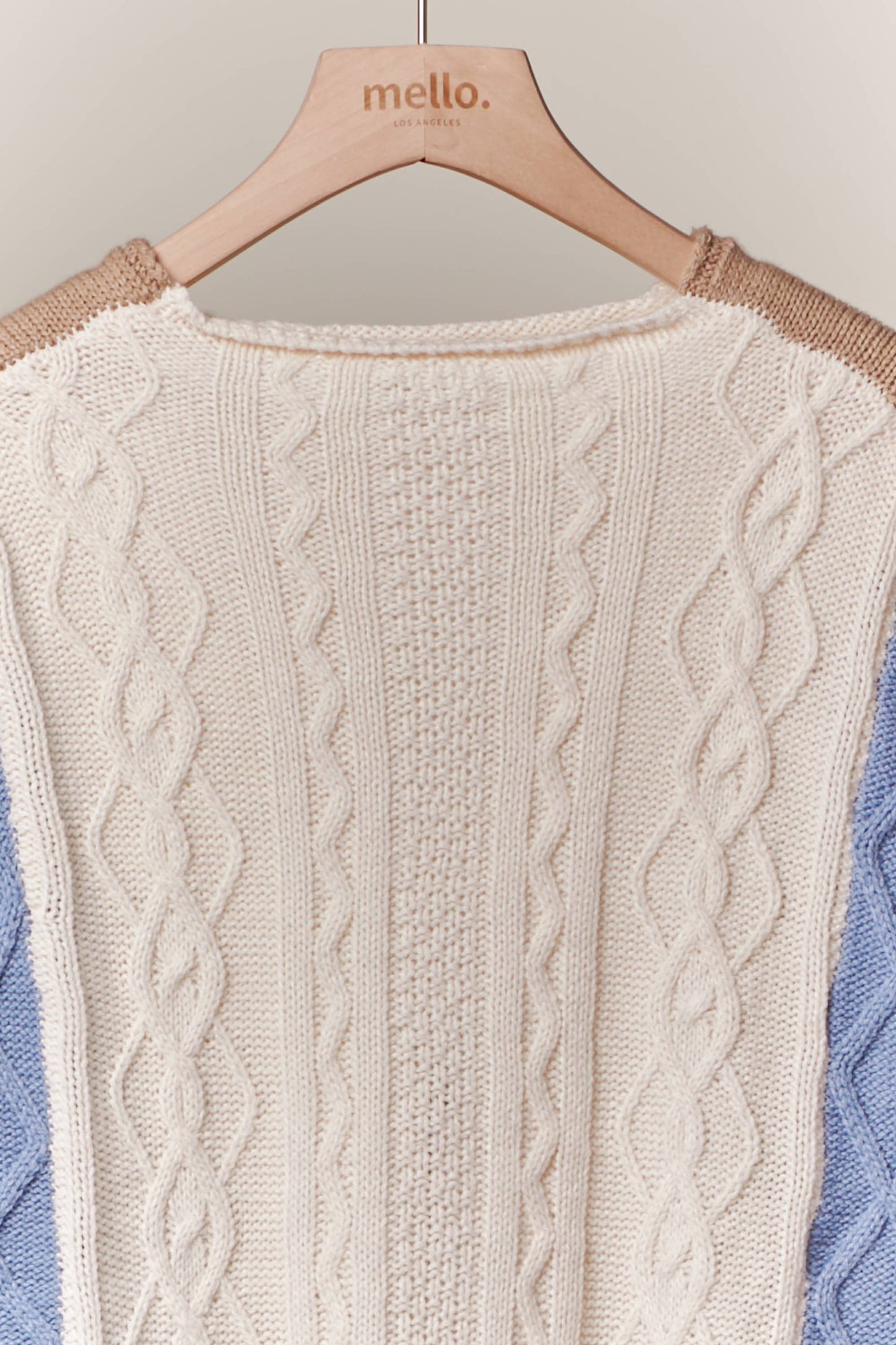 Color Block Sweater with Laced Sleeves Mello.