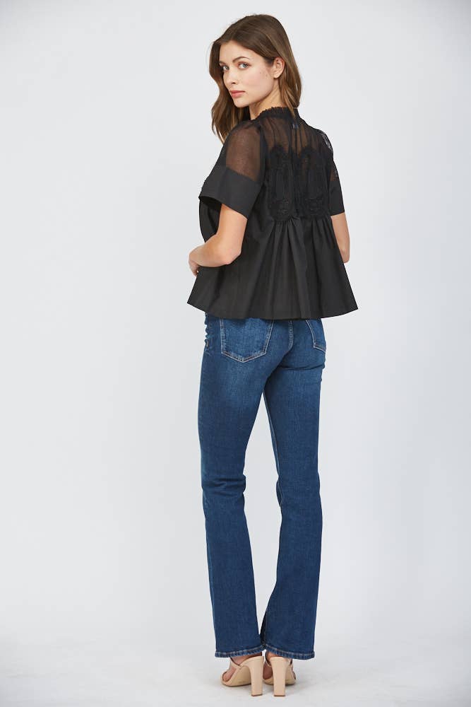 MESH COMBINED TOP WITH APPLIQUE