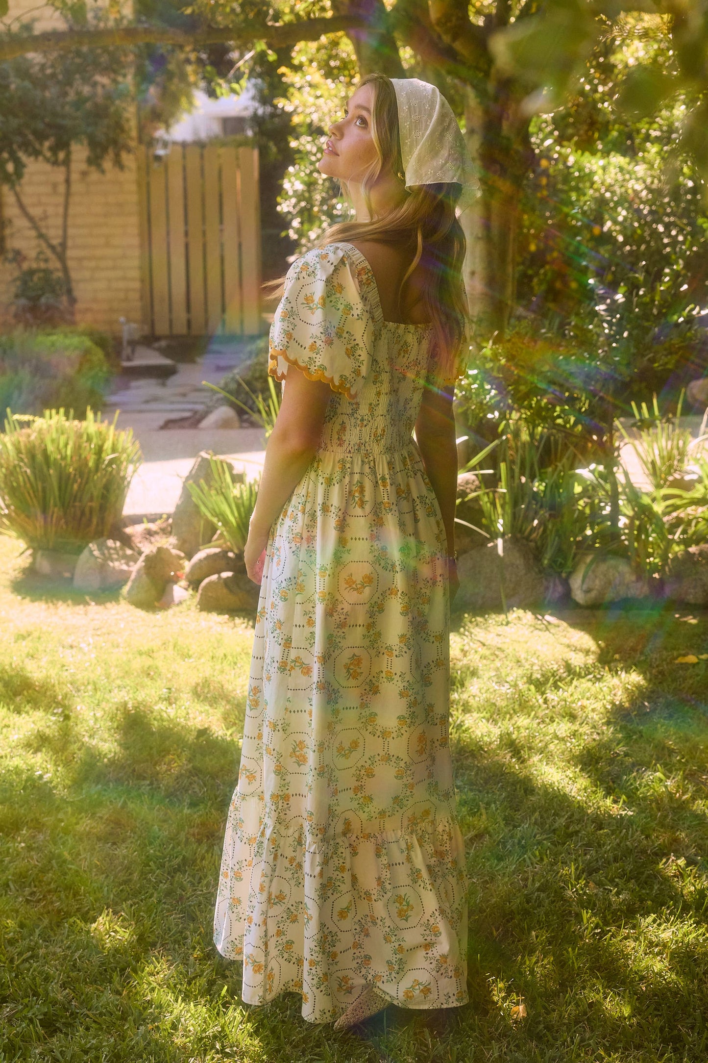 SKIES ARE BLUE - Sweetheart-Neck Floral Peplum Dress with Puff Sleeves - 926 West