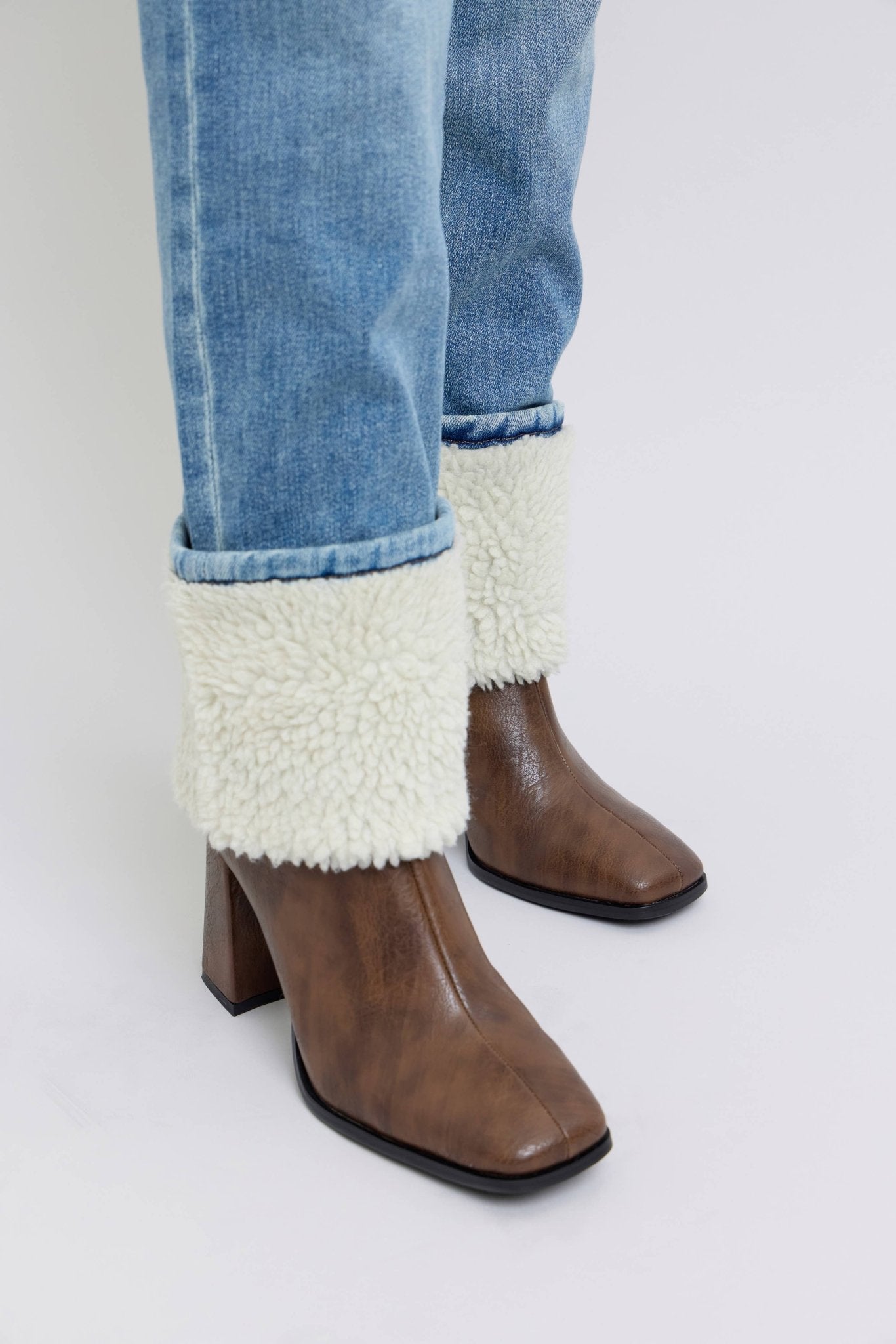 Judy Blue - High Waisted Shearling Cuff Straight - 926 West