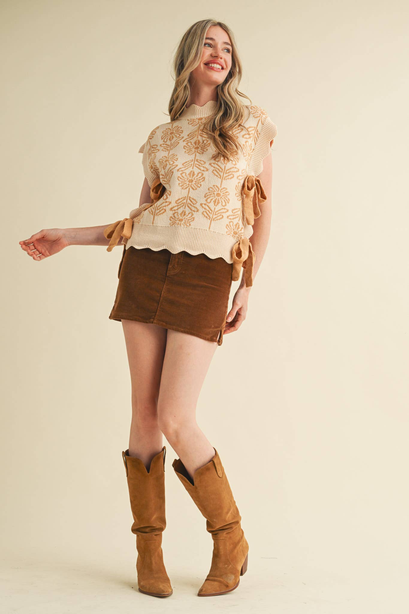 MOCK NECK FLORAL SWEATER VEST - 926 West