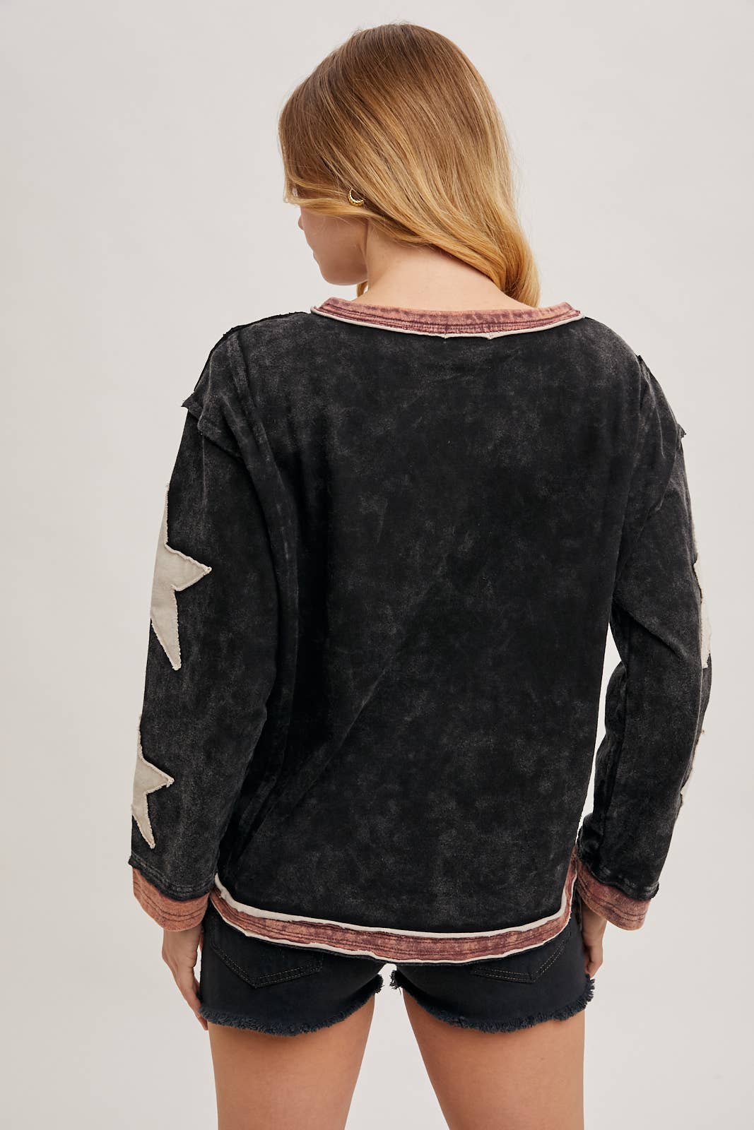 STAR SLEEVED CONTRAST OVERSIZED WASHED KNIT PULLOVER - 926 West