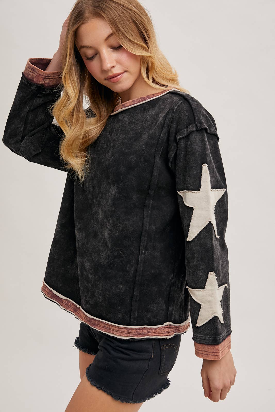 STAR SLEEVED CONTRAST OVERSIZED WASHED KNIT PULLOVER - 926 West